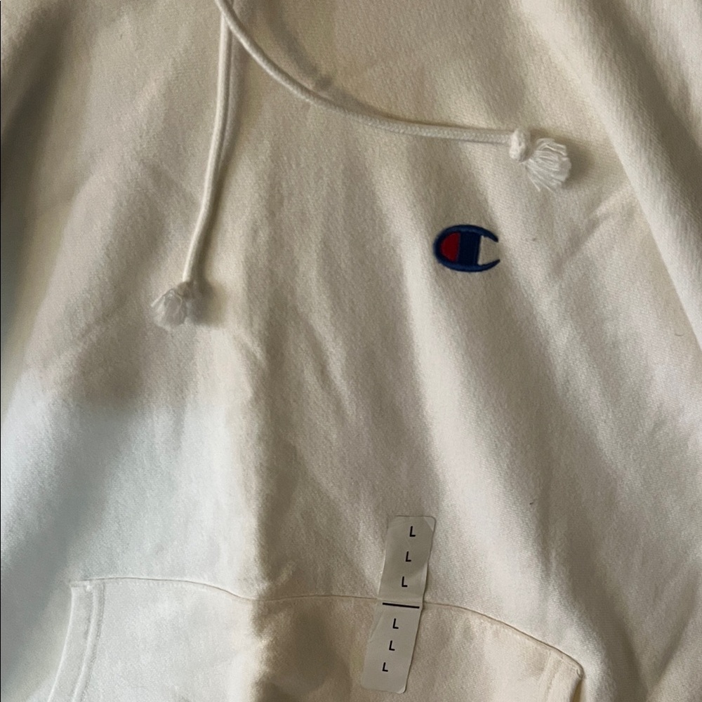 Brand new Champion white Hoodie must have 🔥